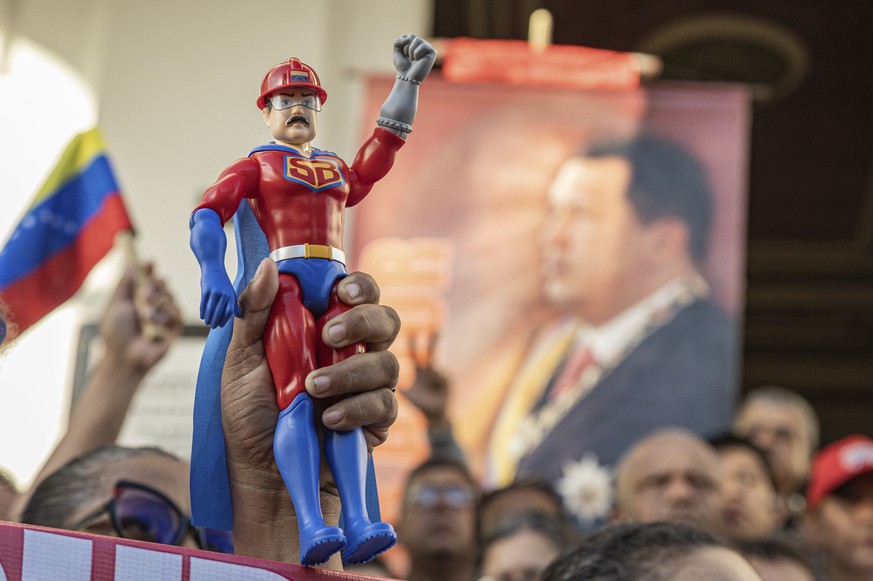 La Suisse appelle à la désescalade ++ JD Vance défend Trump