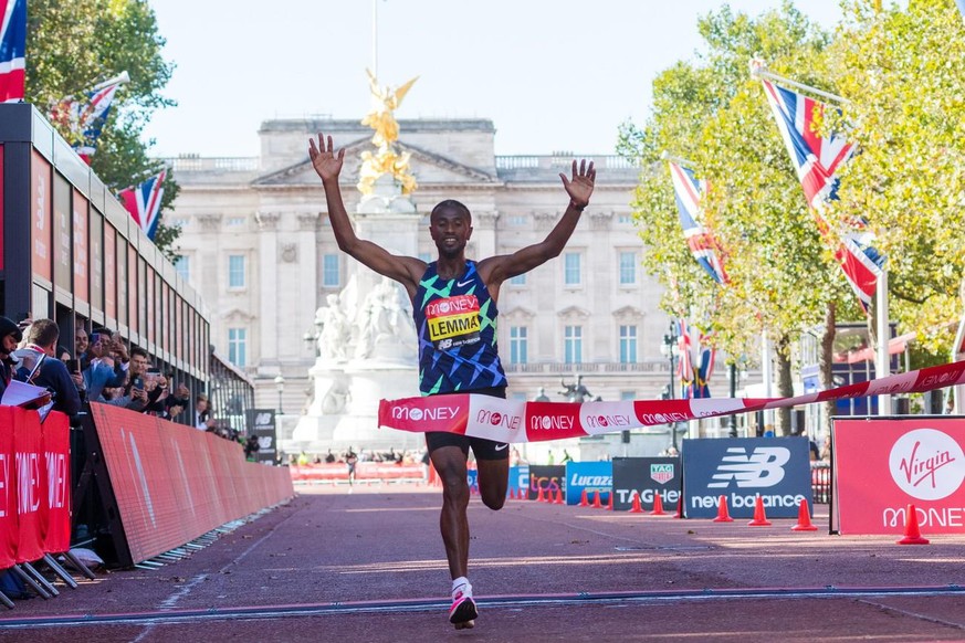 Ethiopia&#039;s Sisay Lemma celebrates winning the elite men&#039;s race at the 2021 London Marathon in London, Britain, 03 October 2021.