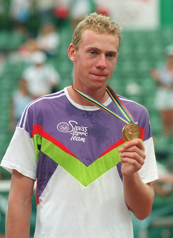 Tennis: Marc Rosset et sa médaille d&#039;or des Jeux Olympiques 1992 de Barcelone.