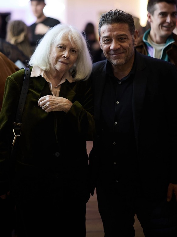 Ines Diacon, la «véritable» fille de l&#039;inventrice de Betty Bossy, avec l&#039;acteur Leonardo Nigro.