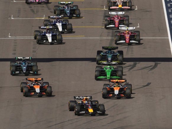 Verstappen en tête dès le départ