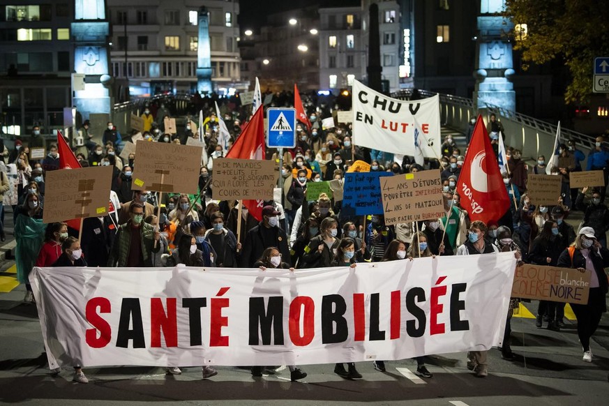 Le personnel de la santé manifeste lors de la crise du Covid-19 le mercredi 28 octobre 2020 a Lausanne