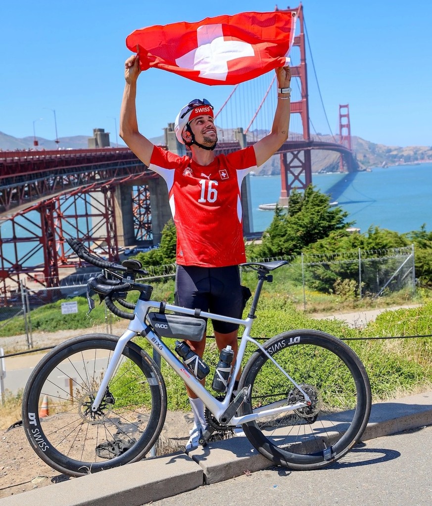«C'était irréel»: il parcourt 5700 km à vélo pour la Nati