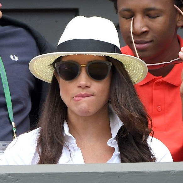 LONDON, ENGLAND - JUNE 28: Meghan Markle attends day two of the Wimbledon Tennis Championships at Wimbledon on June 28, 2016 in London, England. (Photo by Karwai Tang/WireImage)