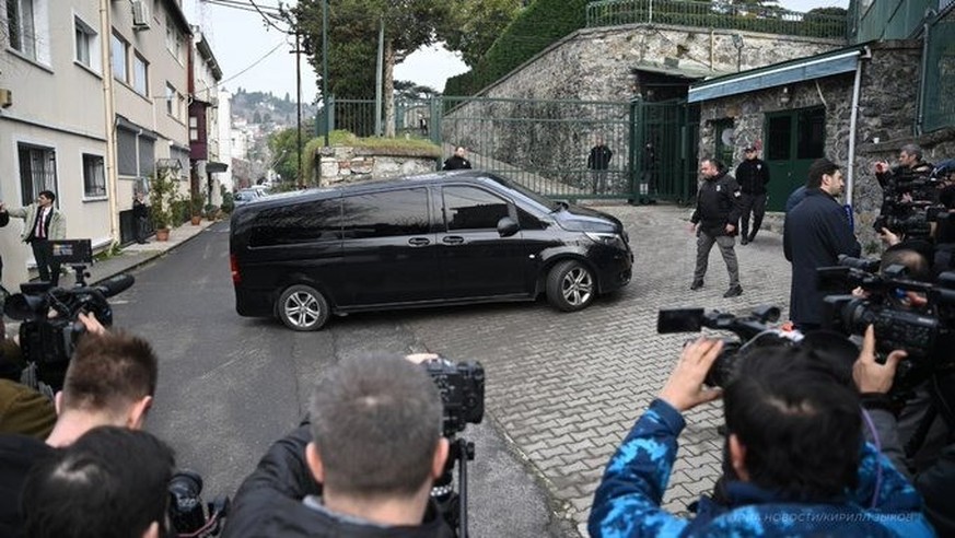 Réunion russo-américaine à Istanbul pour faciliter le travail de leurs ambassades le 27 février.