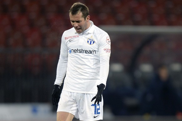 Der Zuercher Alexander Kerzhakov aergert sich ueber eine vergebene Chance beim Fussballspiel der Super League FC Zuerich gegen den FC Thun in Zuerich am Samstag, 5. Maerz 2016. (KEYSTONE/Walter Bieri)