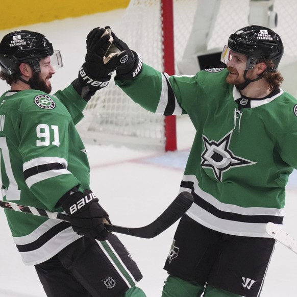 L&#039;ex-Biennois Tyler Seguin (91) et les Stars mènent 1-0 face aux Oilers