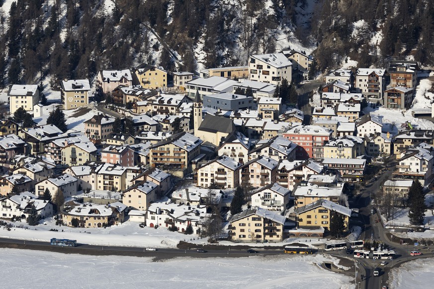 Die Ortschaft Silvaplana im Engadin, am Sonntag, 9. Maerz 2025. (KEYSTONE/Peter Klaunzer)