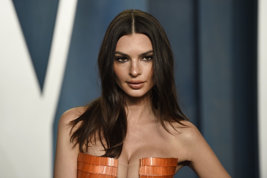 Emily Ratajkowski arrives at the Vanity Fair Oscar Party on Sunday, March 27, 2022, at the Wallis Annenberg Center for the Performing Arts in Beverly Hills, Calif. (Photo by Evan Agostini/Invision/AP) ...