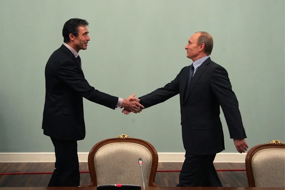 Rencontre 2009 à Moscou entre Anders Fogh Rasmussen et Vladimir Poutine.