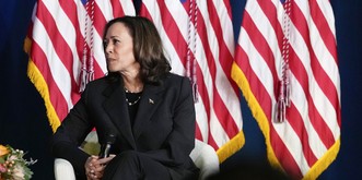 Kamala Harris, l'«intrépide» qui se porte candidate pour terrasser Trump