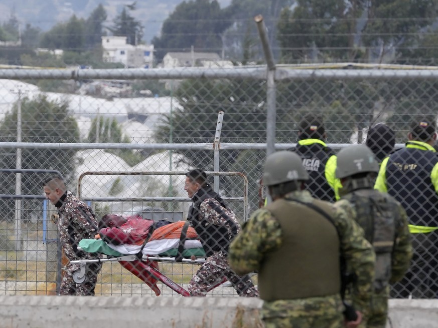 Les affrontements dans la prison de Latacunga ont fait au moins seize morts et des dizaines de blessés.