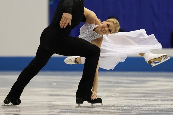 FILE - Canada&#039;s Kaitlyn Weaver and Andrew Poje perform their ice dance free dance during the ISU World Team Trophy Figure Skating competition Friday, April 12, 2019, in Fukuoka, southwestern Japa ...