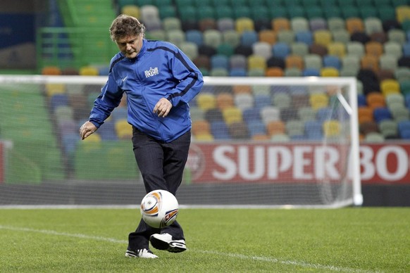 FCZ Praesident Ancillo Canepa trainiert im Estadio Jose Alvalade am Mittwoch, 30. November 2011 in Lissabon. (KEYSTONE/Alessandro Della Bella)