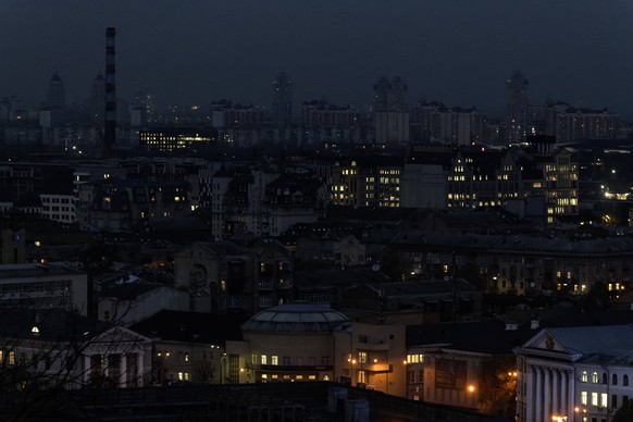 Major Blackout In Kyiv Following Massive Russian Strikes On Ukraine s Energy Infrastructure A panoramic view of Kyiv s right bank shows buildings and streets without lights during massive power outage ...