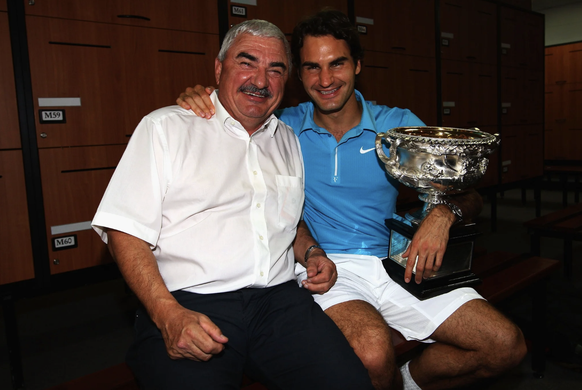 Père et fils réunis après la victoire de Roger Federer à l'Open d'Australie 2010.