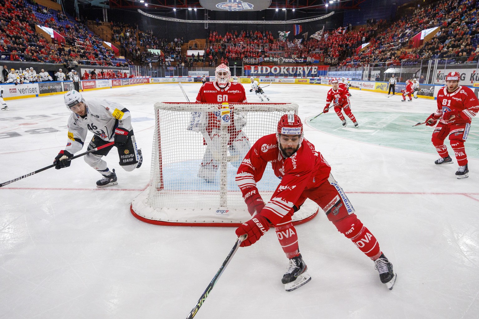 Rapperswil-Jona a évolué en Swiss League pendant trois saisons. Ils figurent aujourd'hui à la quatrième place de National League.