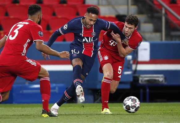 Bayern&#039;s Eric Maxim Choupo-Moting, left, Bayern&#039;s Benjamin Pavard, right, and PSG&#039;s Neymar challenge for the ball during the Champions League, second leg, quarterfinal soccer match betw ...