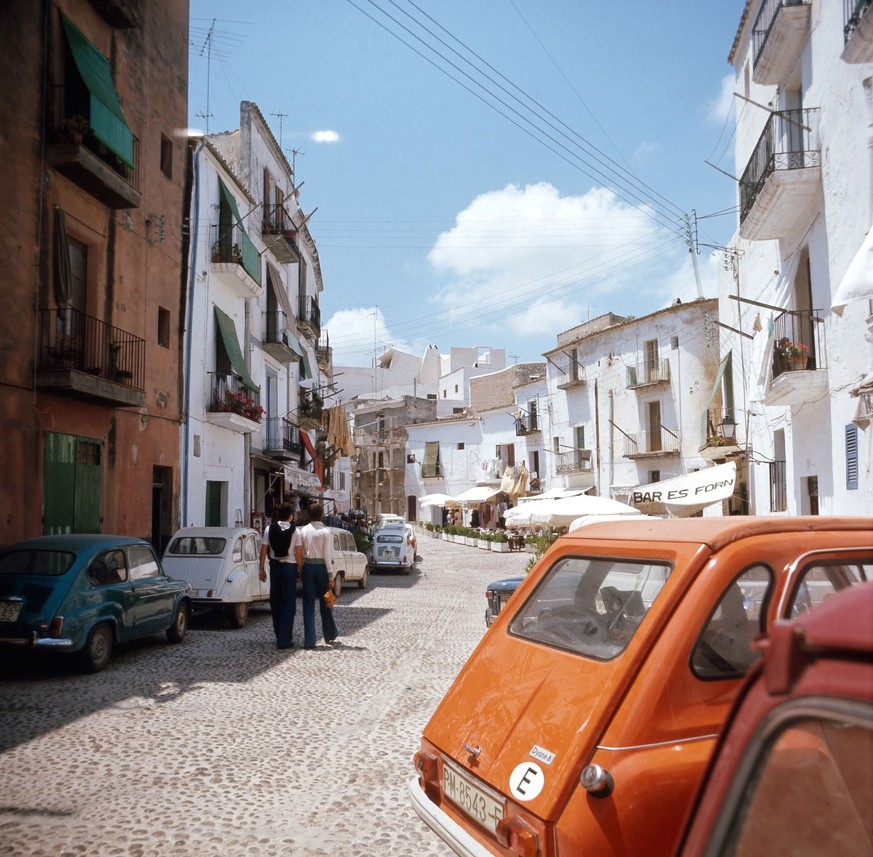 &amp;quot;Walter Rudolph – Ibiza 1976&amp;quot;

https://agonyecstasygallery.com/products/walter-rudolph-ibiza-1976