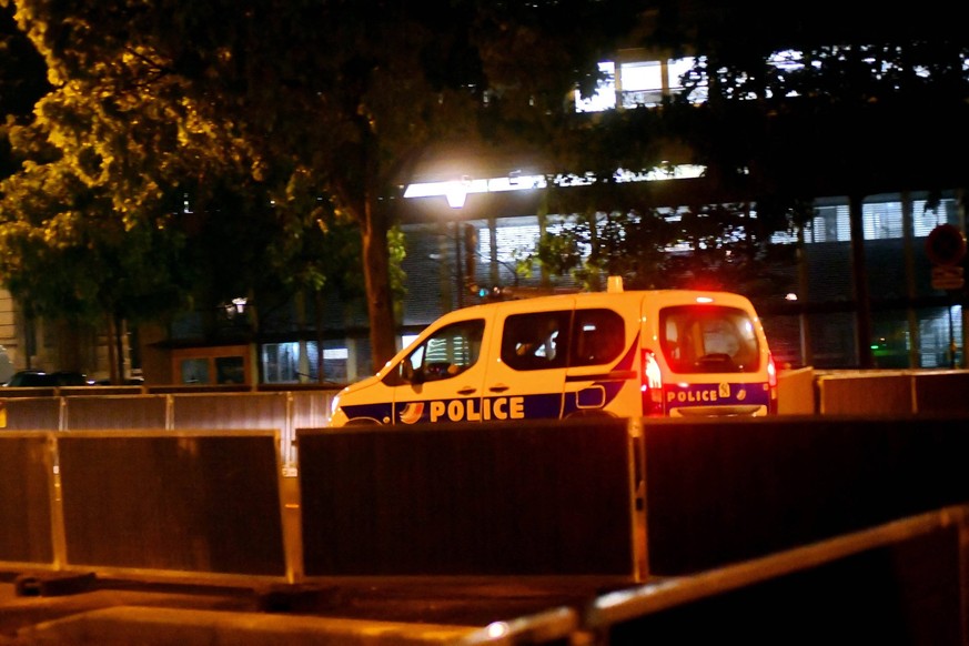 A Man Opens Fire On Two Policemen - Paris Two police officers from a police station in the 13th arrondissement of Paris were shot and injured. The incident occurred during a search inside the establis ...
