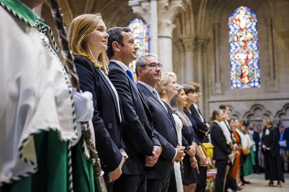 Valerie Dittli, future conseillere d&#039;Etat vaudoise (gauche), est photographiee aux cotes de Vassilis Venizelos, Frederic Borloz, Isabelle Moret, Nuria Gorrite, Rebecca Ruiz et Christelle Luisier  ...