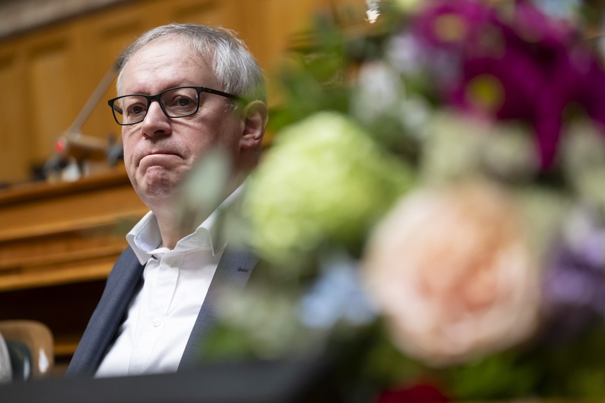 Pierre-Alain Fridez, SP-JU, reagiert waehrend der Rede von Nationalratspraesident Pierre-Andre Page, SVP-FR, bei seiner Verabschiedung aus dem Parlament, am letzten tag der Fruehlingssession der Eidge ...
