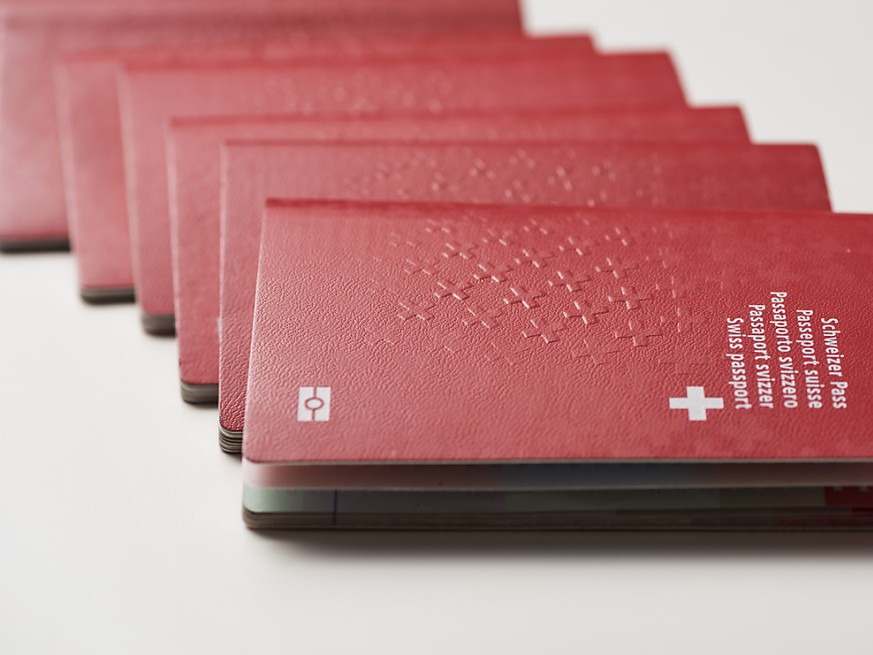 Le passeport suisse arborera un nouveau design dès le 31 octobre (archives).