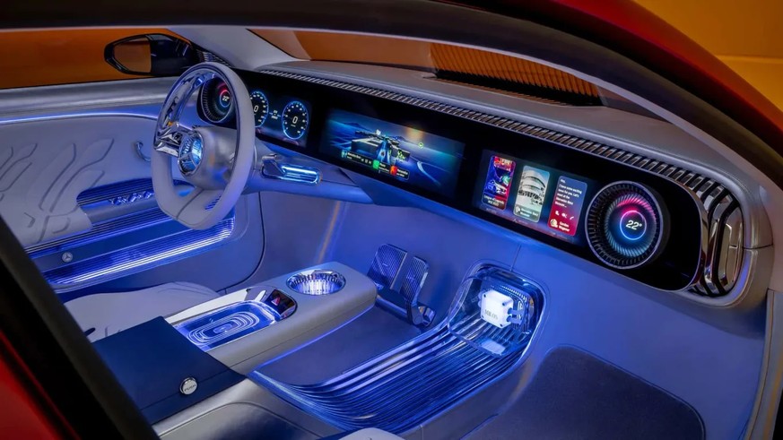 Voici à quoi ressemblait le cockpit dans l'étude de design de la nouvelle CLA. On retrouvera les mêmes écrans dans le modèle de série.