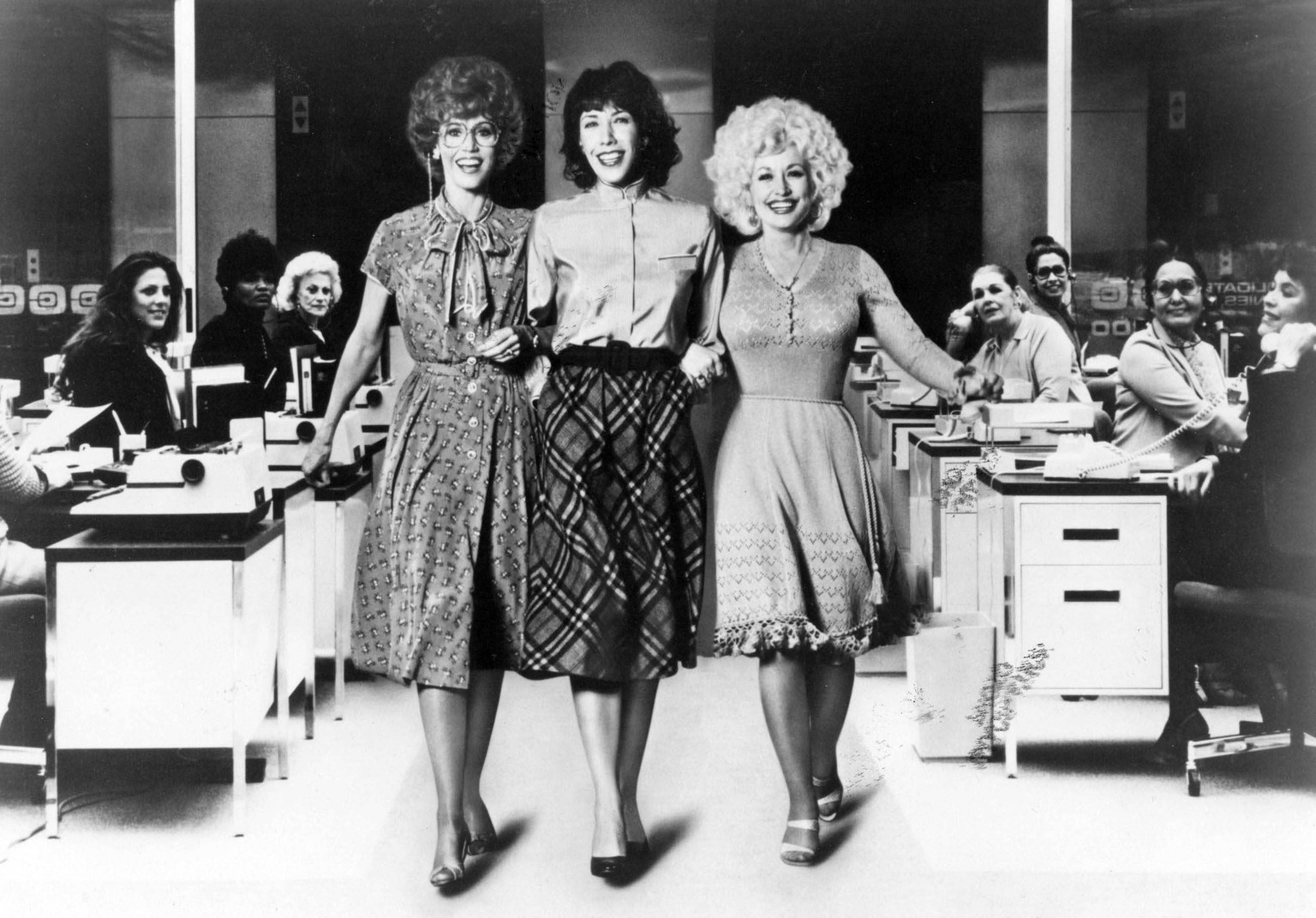 Jan. 31, 2006 - NINE TO FIVE.TV-FILM STILL. JANE FONDA LILY TOMLIN DOLLY PARTON PUBLICATIONxINxGERxSUIxAUTxONLY - ZUMAg49_ 20060131_baf_g49_013 Copyright: xGlobexPhotosx