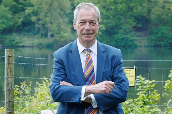 Nigel Farage a récemment connu un succès électoral avec son parti, Reform UK, lors des élections locales anglaises de mai 2026.