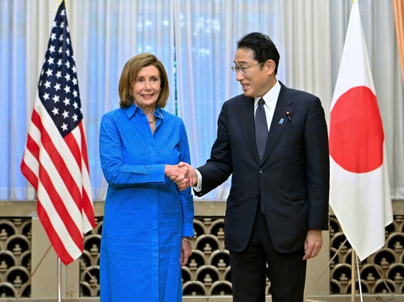 Nancy Pelosi, en visite � Tokyo, et le Premier ministre japonais Fumio Kishida ont tous deux condamn� les tirs de missiles chinois.