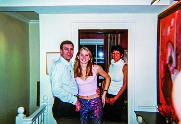 Dans ses mémoires, l&#039;accusatrice numéro 1 de Jeffrey Epstein et du prince Andrew décrit sa rencontre et les relations sexuelles avec le duc déchu de son titre.