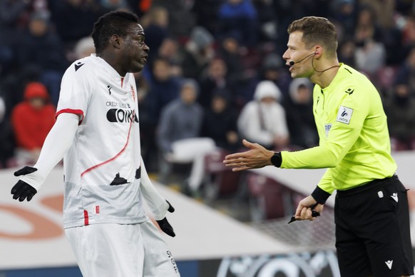 Mario Balotelli dans sa position habituelle.