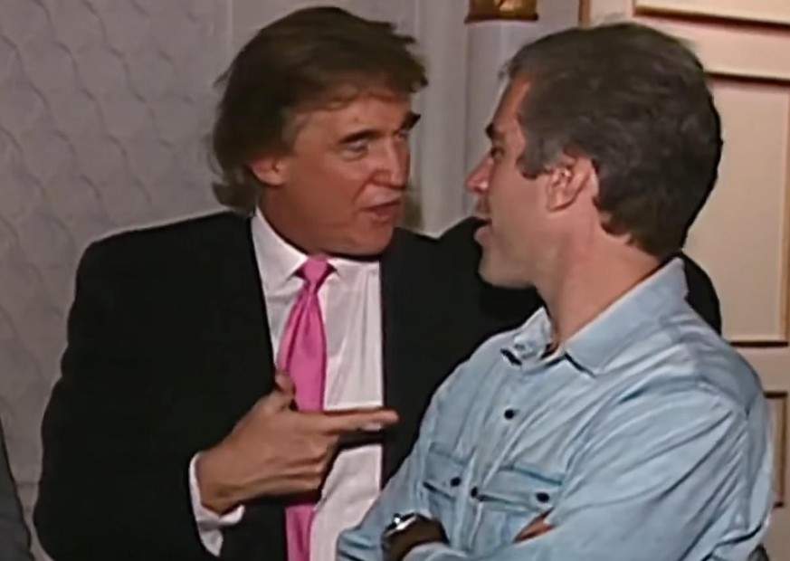 Trump et Epstein lors d'une fête à Mar-A-Lago, en 1992.