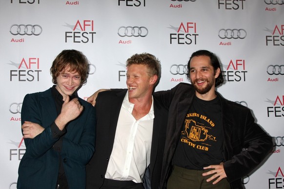De gauche à droite: l'acteur Caleb Landry Jones, Sebastian Bear-McClard et Joshua Safdie.