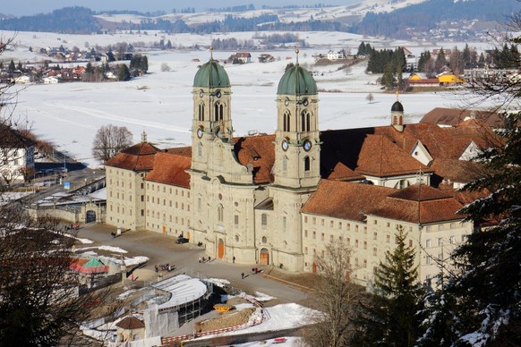 L'imposante et célèbre abbaye d'Einsiedeln, dans le canton de Schwytz.