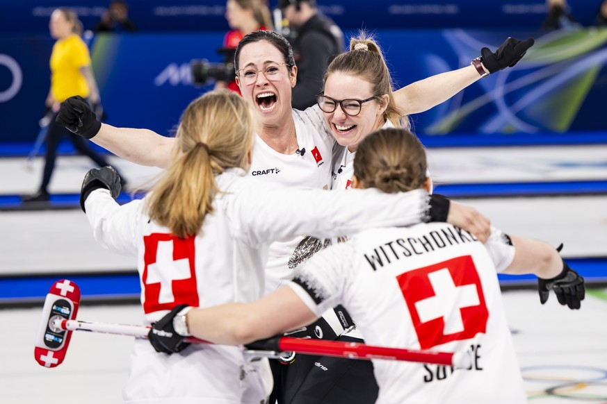 KEYPIX - Silvana Tirinzoni, Carole Howald, Alina Paetz and Selina Witschonke of Switzerland, from left to right, celebrate during the women's curling semi-final game between Switzerland and USA a ...