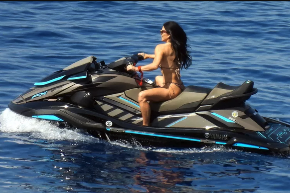 Pourquoi cacher son bikini-body sous un vilain gilet de sauvetage?