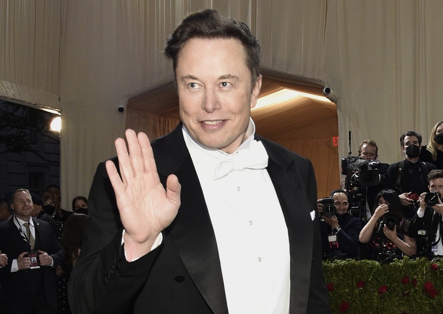 FILE - Elon Musk attends The Metropolitan Museum of Art's Costume Institute benefit gala celebrating the opening of the &quot;In America: An Anthology of Fashion&quot; exhibition on Monday, May 2, 202 ...