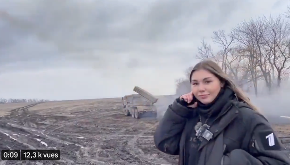 Cette vidéo tourne sur Twitter depuis le début de la semaine. On y voit Maryana, manifestement dans le Donbass, ordonner des tirs.