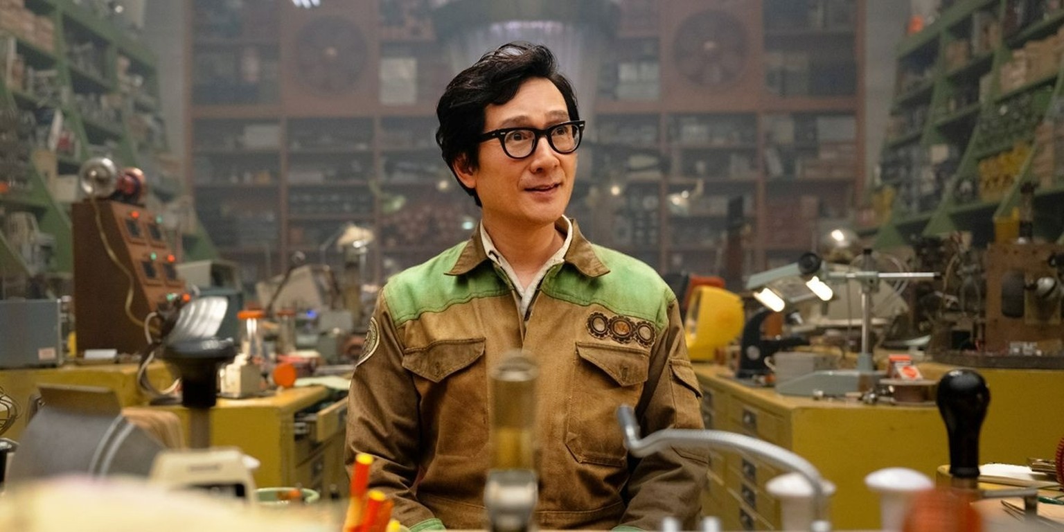 Ke Huy Quan est O.B., un ingénieur de la TVA et accessoirement la bonne surprise de cette deuxième saison.