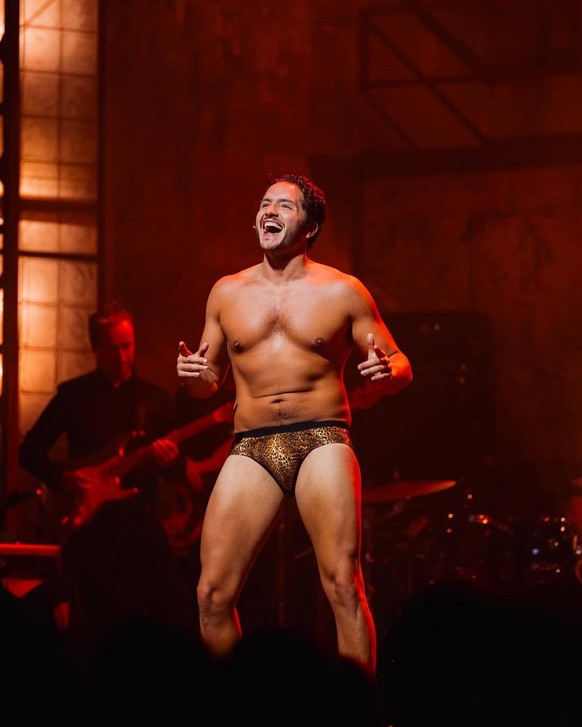 Sans oublier des imprimés léopard, qu'on soupçonne être l'obsession d'Alexandre Kominek.