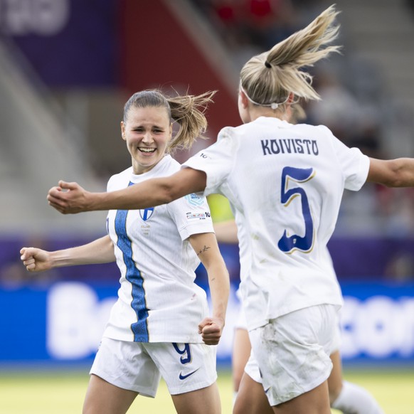 Katariina Kosola (à gauche) a inscrit le 1er but de l&#039;Euro et offert la victoire à la Finlande