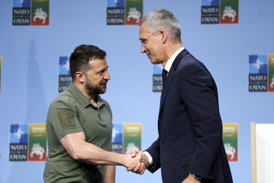 Volodymyr Zelensky et Jens Stoltenberg, le 12 juillet 2023.