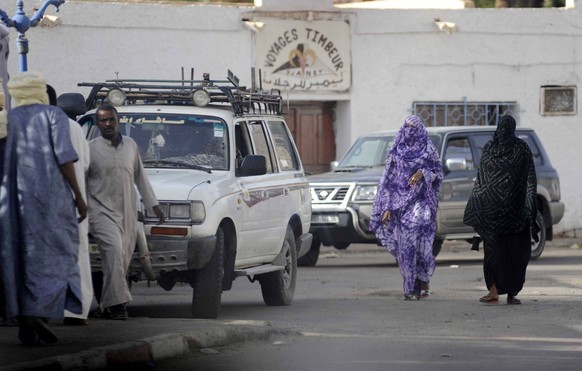 Bildnummer: 55890856 Datum: 03.09.2011 Copyright: imago/Xinhua
(110903) -- DJANET, Sept. 3, 2011 (Xinhua) -- walk in the town of Djanet, Illizi province in southeastern Algeria, on Sept. 2, 2011. It w ...