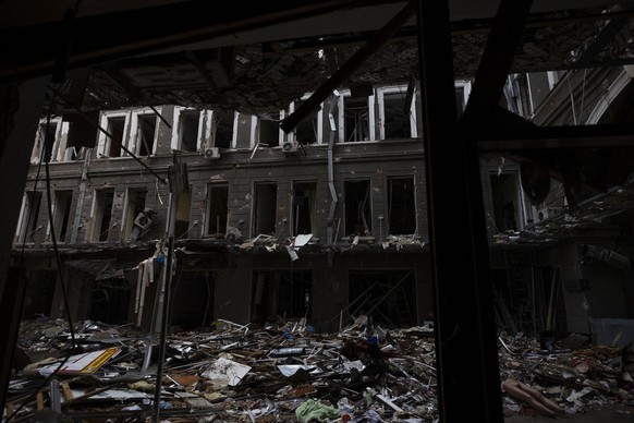 Vue d&#039;un bâtiment détruit dans le centre de Kharkiv, Ukraine, 22 juin 2022. Les régions de l&#039;est de l&#039;Ukraine continuent d&#039;être le principal centre d&#039;attaques des troupes russ ...