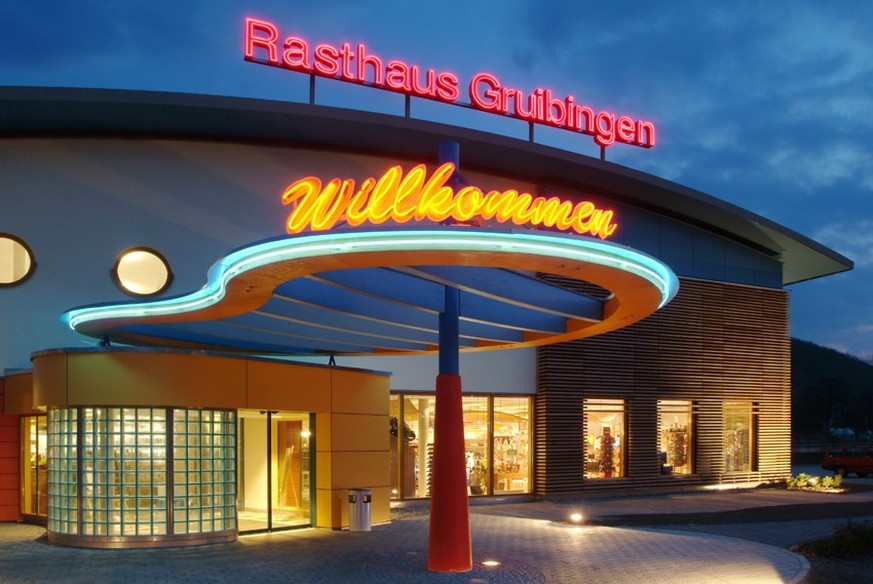 Tank &amp;amp; Rast - Rasthaus Gruibingen 2012 

https://commons.wikimedia.org/wiki/File:Tank_%26_Rast.JPG
