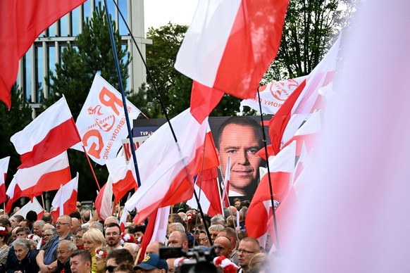 Karol Nawrocki a été investi comme président de la Pologne.