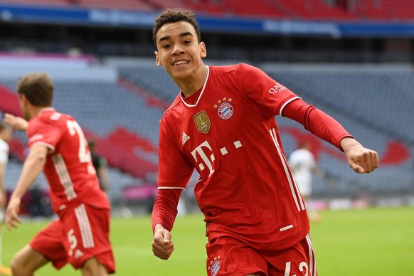 epa09126958 Jamal Musiala of FC Bayern Munich celebrates after scoring their team&#039;s first goal during the German Bundesliga soccder match between FC Bayern Munich and 1. FC Union Berlin at Allian ...