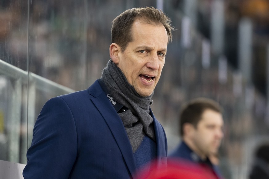 Biels Cheftrainer Antti Toermaenen reagiert, beim Eishockey Meisterschaftsspiel der National League zwischen EHC Biel und Lausanne HC, am Donnerstag, 2. Maerz 2023, in der Tissot Arena in Biel. (KEYST ...